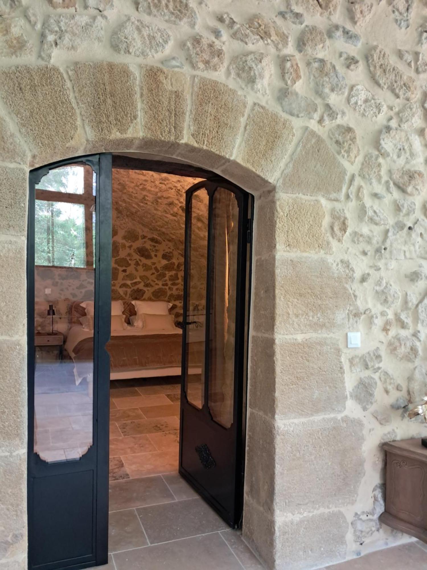 Le Vieux Moulin De Jouques Bed and Breakfast Eksteriør billede